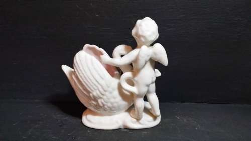 ANGEL AND SWAN  PORCELAIN FIGURINE ORNAMENT  12 X 11 X 5 CM