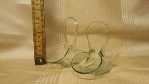 SET OF 2 SMALL GLASS BASKETS
