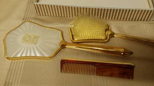 LADIES VANITY SET BRUSH , MIRROR , COMB
