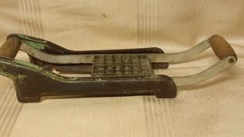 VINTAGE POTATO CHIP CUTTER