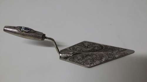 SILVER PLATED CAKE LIFTER
