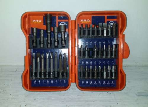 PRO  TOOL SCREWDRIVER AND OTHER TOOL KIT