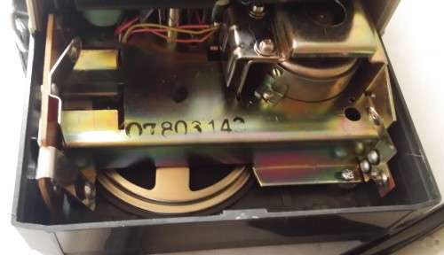 VINTAGE PORTABLE TAPE RECORDER ( NOT TESTED NEEDS NEW BATTERIES ) AS IS