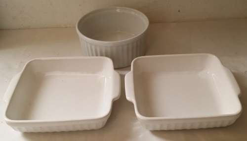 SET OF THREE OVEN TO TABLE BOWLS 15 CM