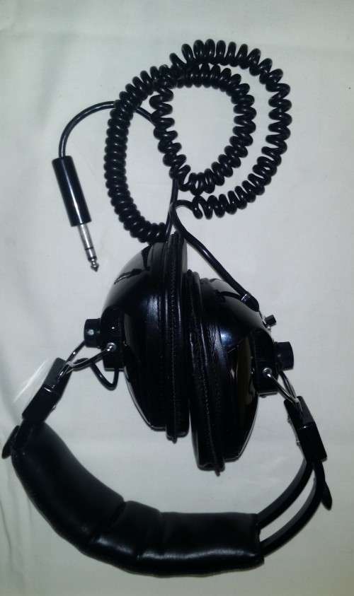STEREOPHONIC HIFI HEADPHONES