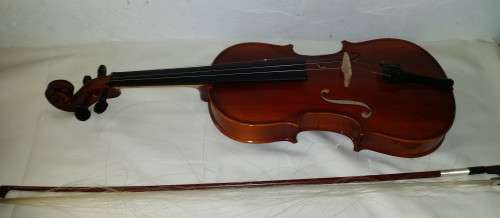 VIOLIN NOT BRANDED needs a new string and rod string 59 cm x 20 cm
