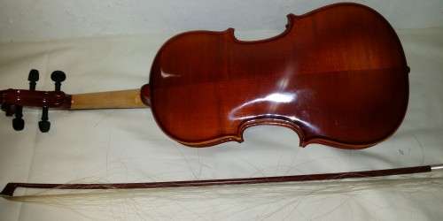 VIOLIN NOT BRANDED needs a new string and rod string 59 cm x 20 cm