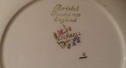 BRISTOL ENGLAND LILYBELL PLATE 17 CM