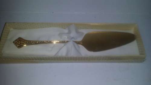 Cake  lifter 24 carat gold plated