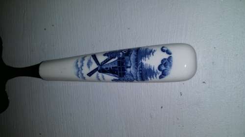 Cheese cutter porcelain dutch delft