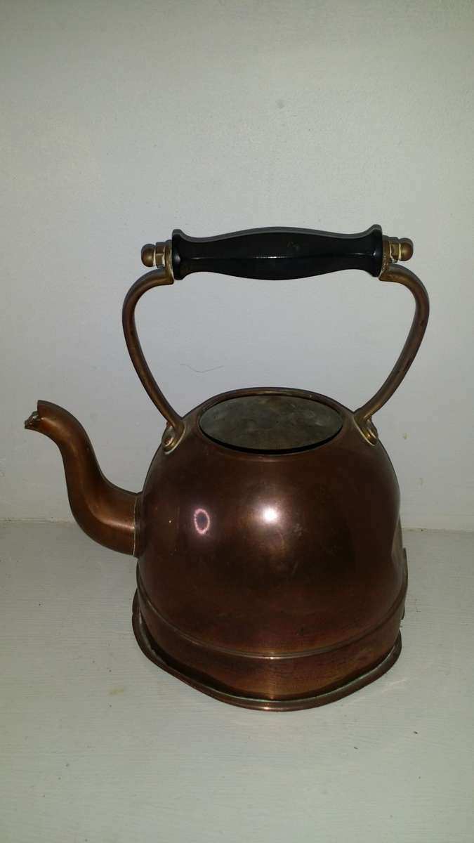 Old Copper Kettle 14 x 17 cm- not working no lid