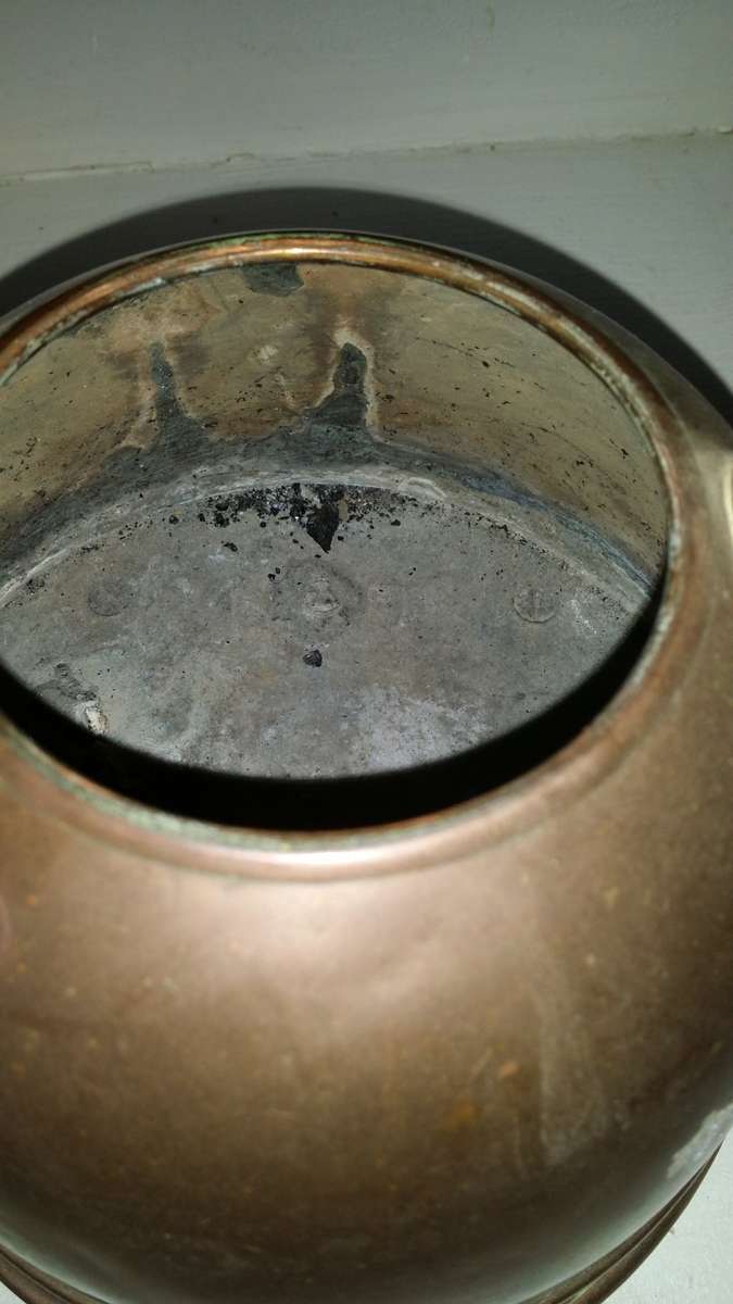 Old Copper Kettle 14 x 17 cm- not working no lid