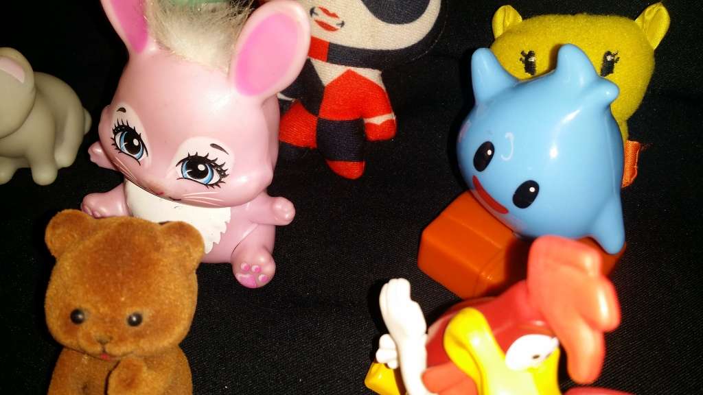 Lot of assorted Toy Figurines