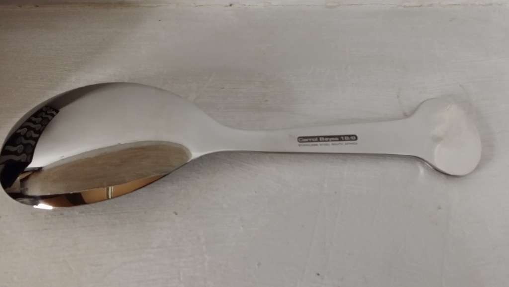 Large Carrol BoYes Serving Spoon - Soleil  never used 27 x 7 cm