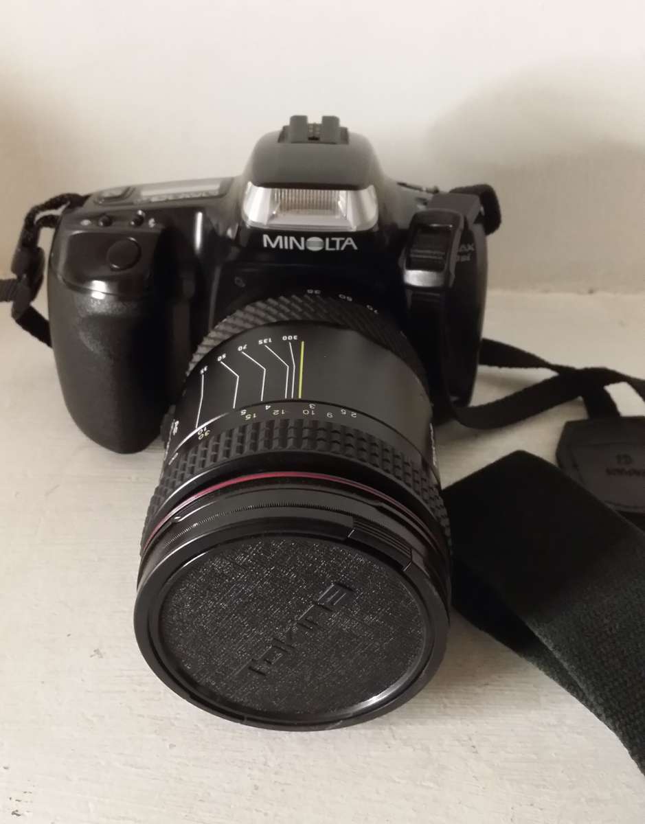 Minolta Dynax 300si Film Camera