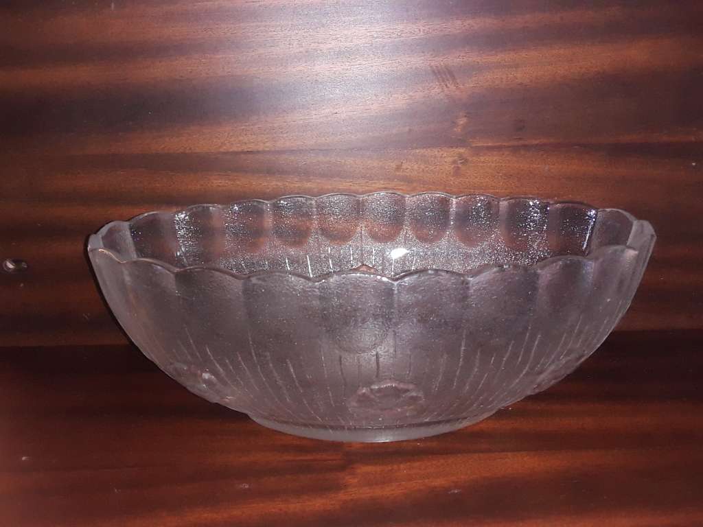 Oval Glass Bowl 30 cm x 18 cm x 10 cm