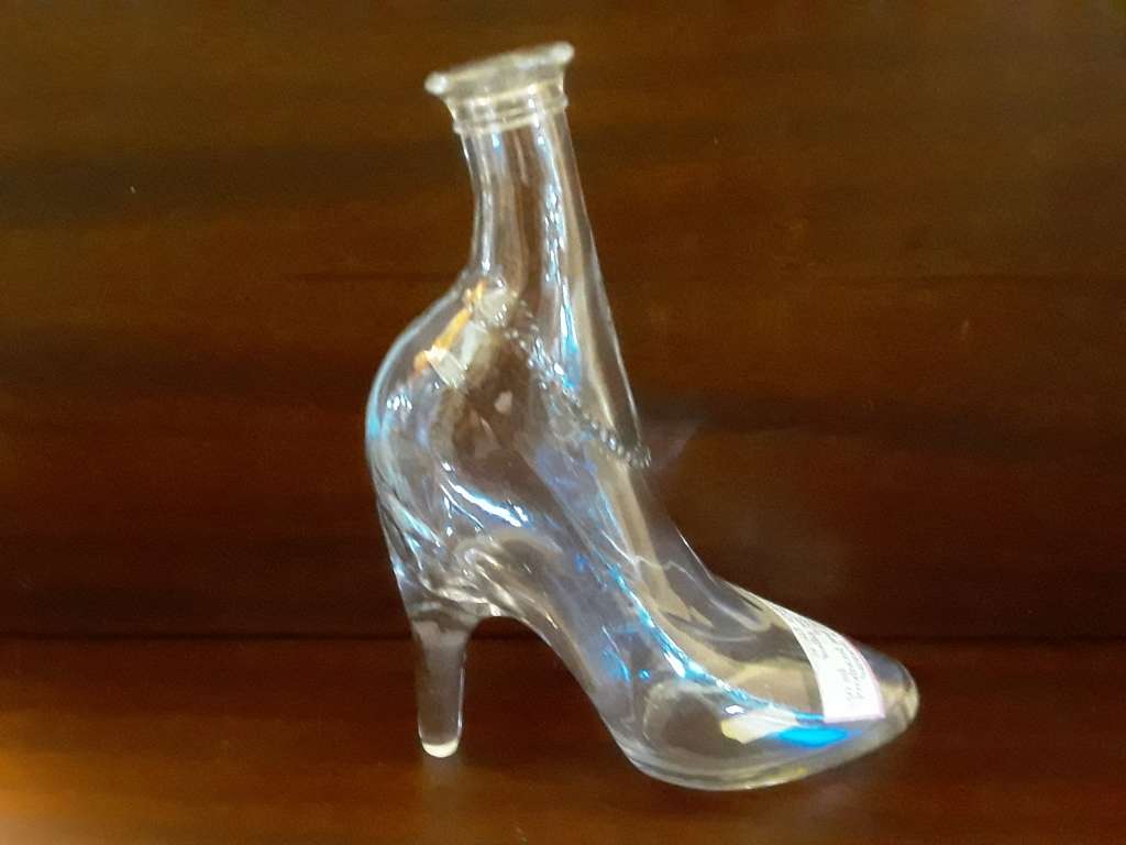 Shoe shape Austria Decanter 21 x 17 cm