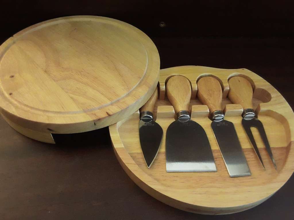 Cheese Cutting Knife Set in Wood Box