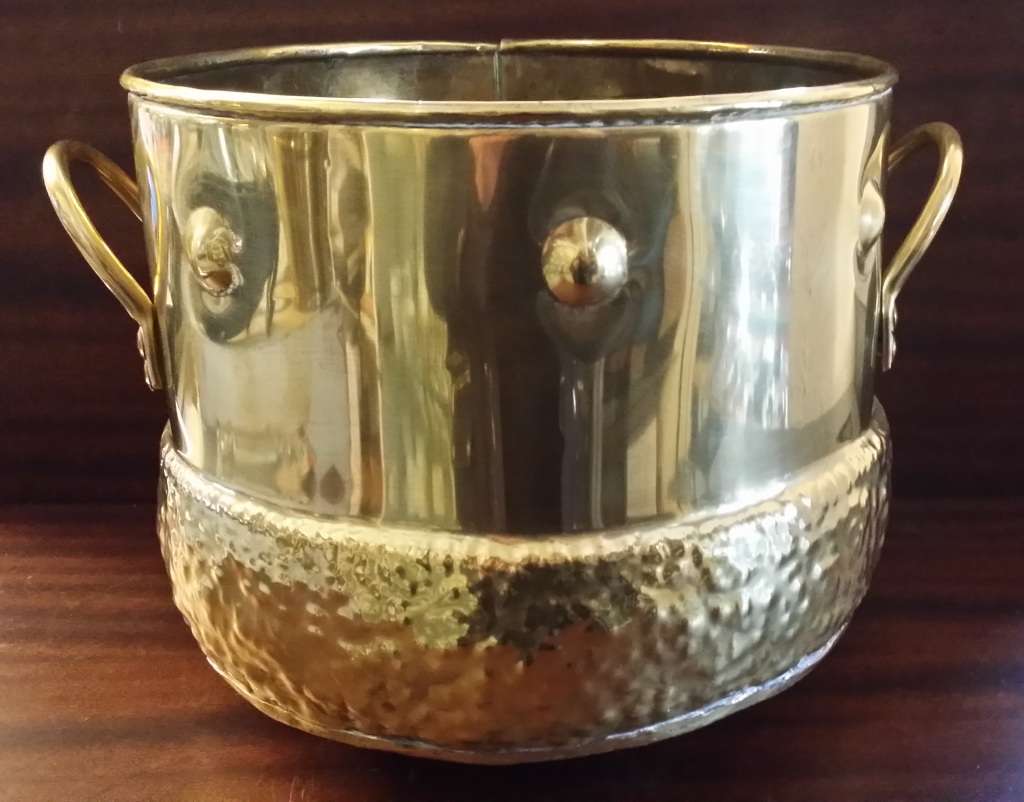 Large 22 cm x 26 cm Brass Planter / decor