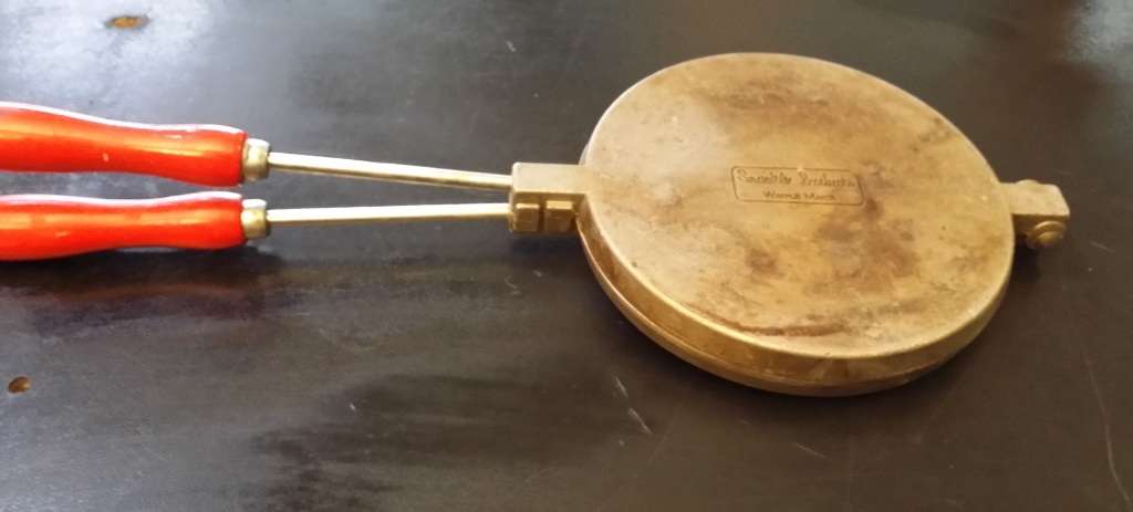 Hand Held Vintage snackle Waffel Maker