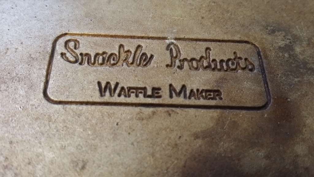 Hand Held Vintage snackle Waffel Maker