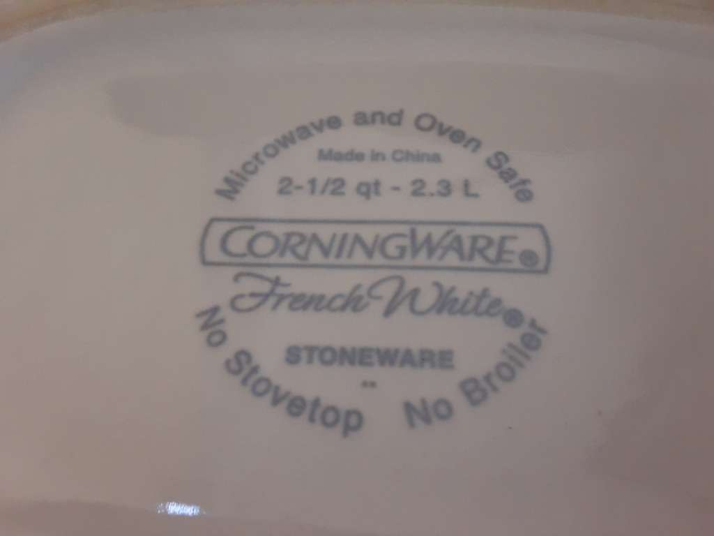 Corning ware Corningware lidded Dish  28 x 21 x 8 cm