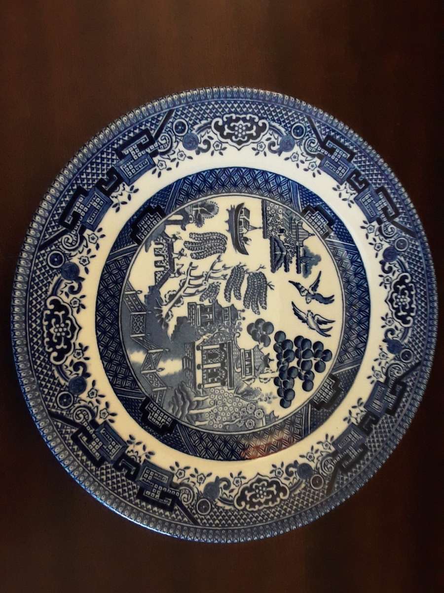 Blue and White Churchill England plate  17 cm