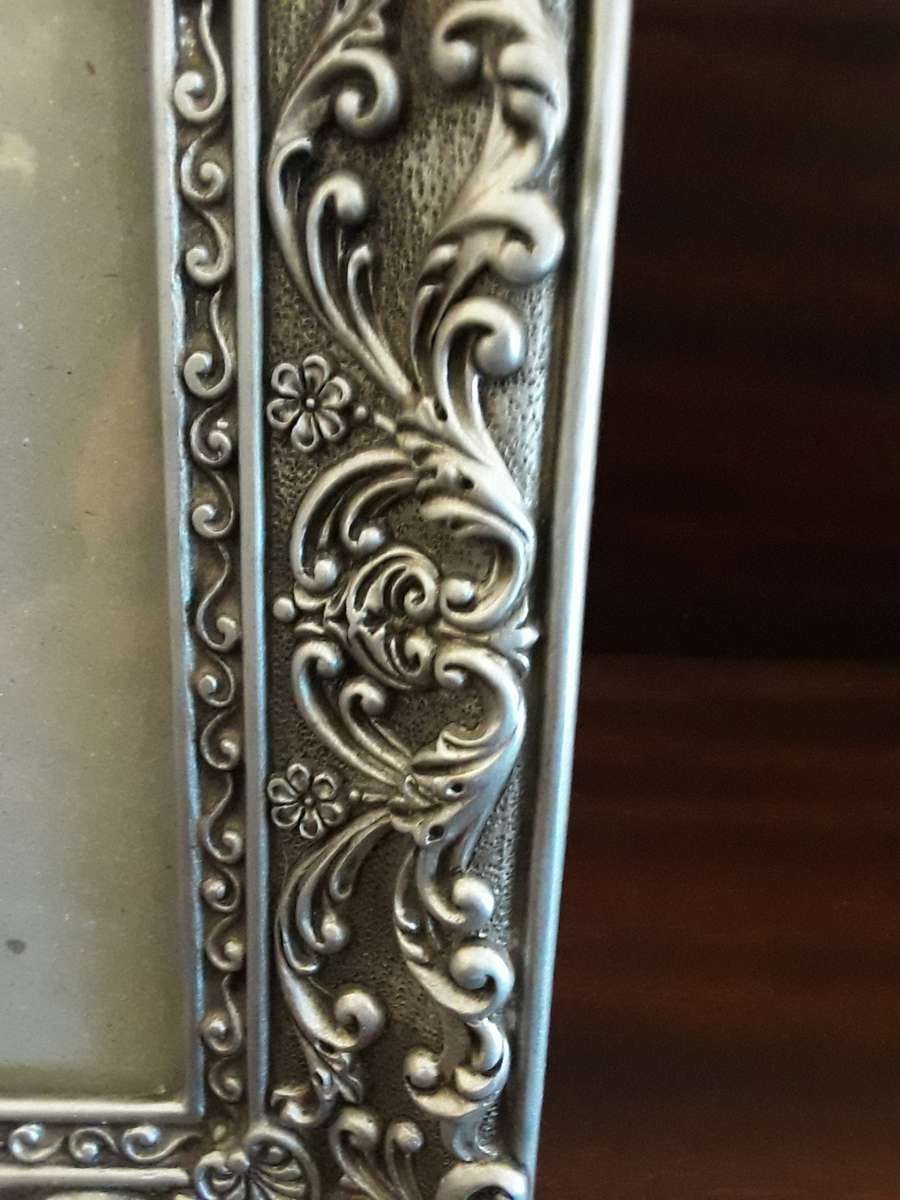 Ornate Picture / photo frame  22 x 17 cm