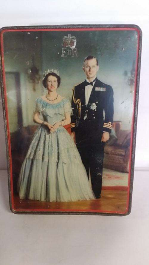 QUEEN ELIZABETH AND PRINCE PHILIP VINTAGE TIN