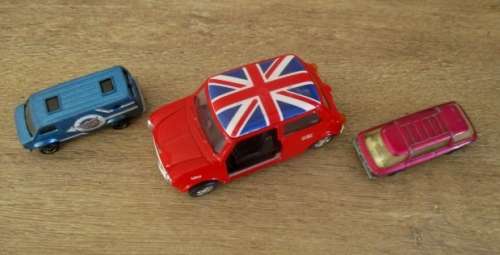 2x Matchbox cars and 1x "Welly" Mini Cooper car. All die cast models.