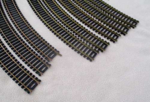 Railway Tracks. Mixed tracks ! 5x Tyco & 3x Atlas railway tracks. Unboxed. Good condition.