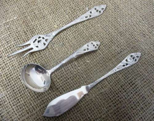 Stunning 3x Piece Vintage EPNS Cutlery