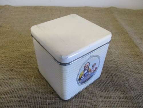 Tea For Two.......Highly Collectable Vintage Mazawattee Tea Tin   1lb. Net   White Colour
