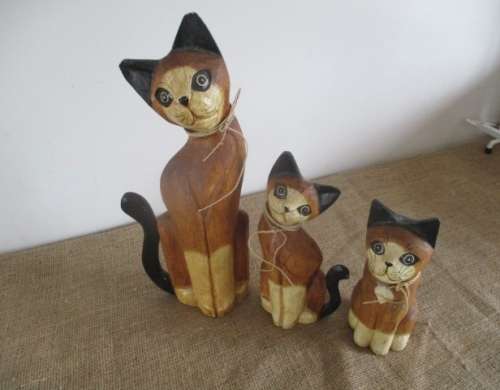 So..So Cute  Wooden Mother Cat With Her Two Kittens