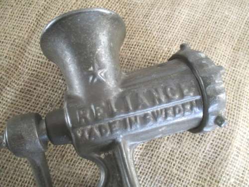 Vintage Husqvarna No 5 Reliance Cast Iron Meat Mincer     Made In Sweden     Complete
