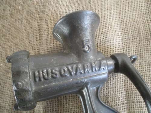 Vintage Husqvarna No 5 Reliance Cast Iron Meat Mincer     Made In Sweden     Complete