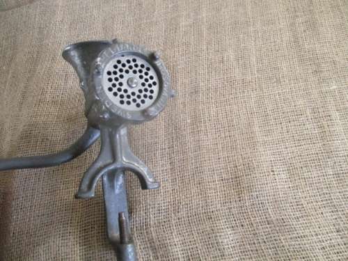 Vintage Husqvarna No 5 Reliance Cast Iron Meat Mincer     Made In Sweden     Complete