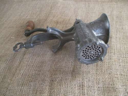 Vintage Husqvarna No 5 Reliance Cast Iron Meat Mincer     Made In Sweden     Complete