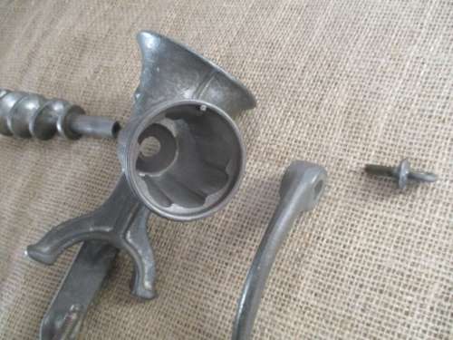 Vintage Husqvarna No 5 Reliance Cast Iron Meat Mincer     Made In Sweden     Complete