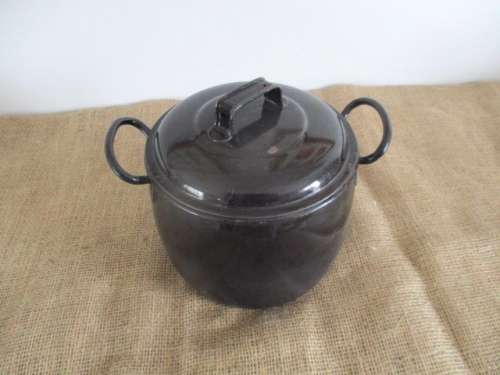 Beautiful Vintage Judge Brand 6 Pint Black Enamel Pot