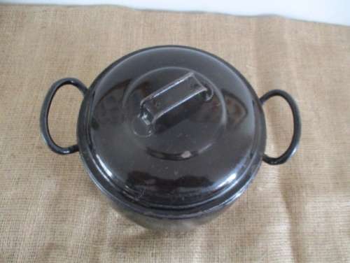Beautiful Vintage Judge Brand 6 Pint Black Enamel Pot