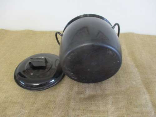 Beautiful Vintage Judge Brand 6 Pint Black Enamel Pot