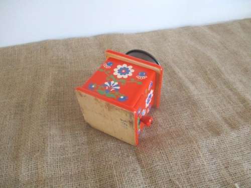 A Cheerful Vintage Wooden And Metal Robert Zassenhaus Coffee Grinder    Made In Germany