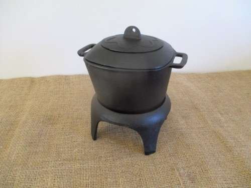 A Great Cast Iron Fondue Pot But Even More Ideal For That Potjie !!!