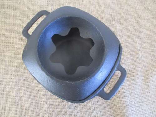 A Great Cast Iron Fondue Pot But Even More Ideal For That Potjie !!!