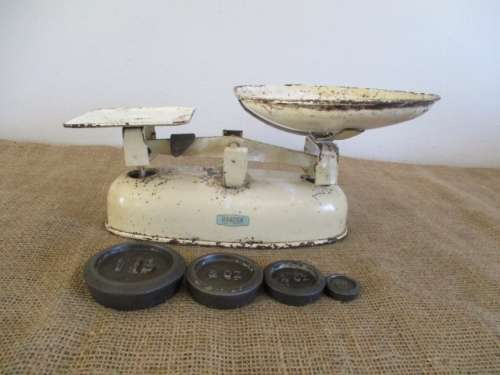 A Lovely Vintage Harper Weighing Scale With Weights         1950's       Made In England
