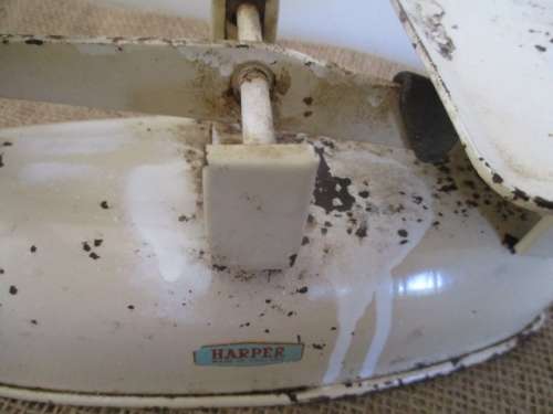 A Lovely Vintage Harper Weighing Scale With Weights         1950's       Made In England