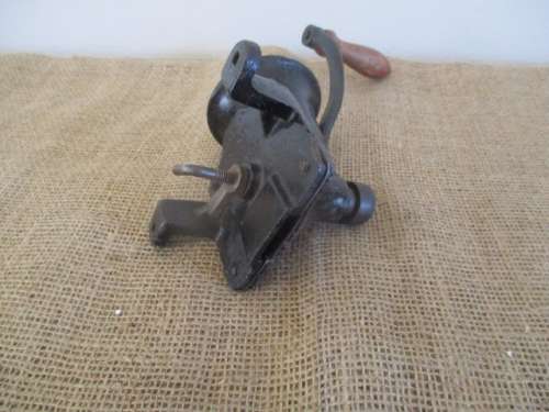 An Antique Beatrice No 537362 Coffee Grinder    Approx 1940's      Made In England