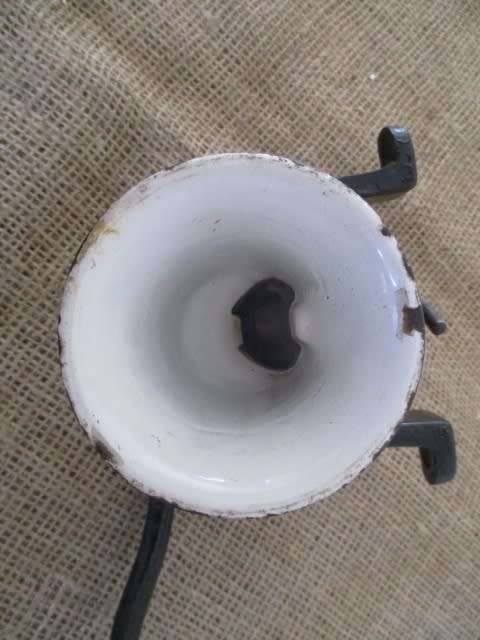 An Antique Beatrice No 537362 Coffee Grinder    Approx 1940's      Made In England