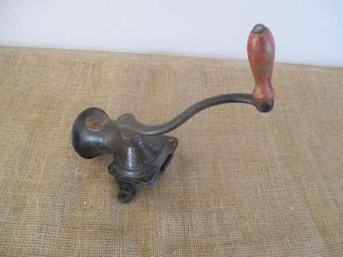 An Antique Beatrice No 537362 Coffee Grinder    Approx 1940's      Made In England